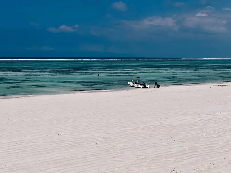 White sand and turquoise water at Matemwe beach