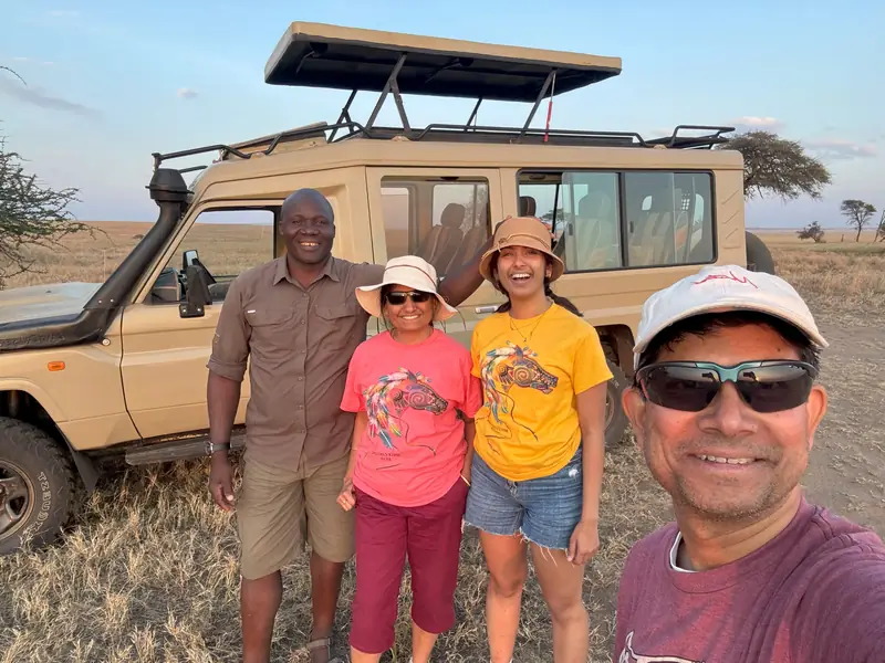 Jolita Safari guests on safari